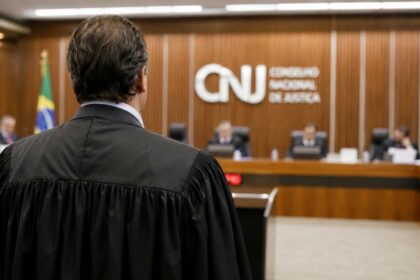 CNJ aprova fim da aposentadoria compulsória como punição máxima para juízes