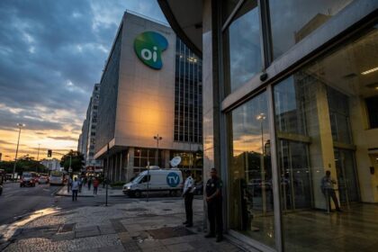 Com dívidas de R$ 44 bilhões, Oi tem falência confirmada pela Justiça