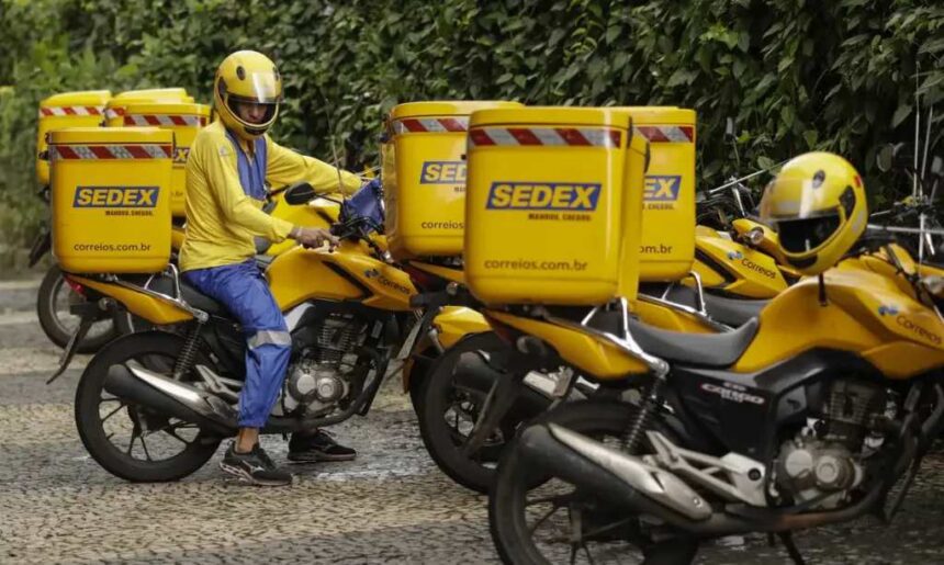 Correios passam a entregar no Brasil compras feitas em lojas no Paraguai