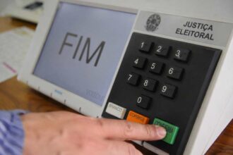 Eleitores têm até 20 de agosto para solicitar voto em trânsito