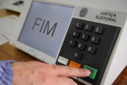 Eleitores têm até 20 de agosto para solicitar voto em trânsito