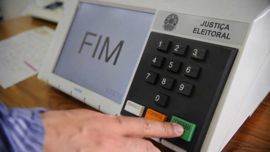 Eleitores têm até 20 de agosto para solicitar voto em trânsito