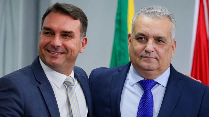 Flávio Bolsonaro anuncia Alfredo Gaspar como vice em chapa do PL