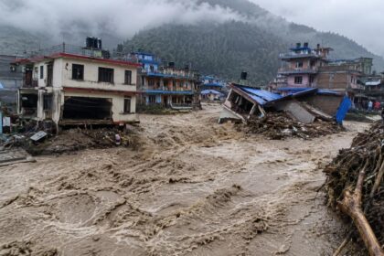 Já passam de 670 mortos e 3 mil desaparecidos nas enchentes no Nepal