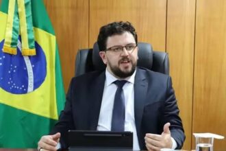 Luchsinger pagou R$ 249 mil em contas pessoais de Assessor pessoal de Lula