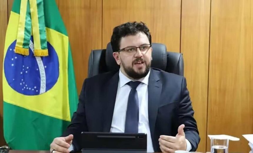 Luchsinger pagou R$ 249 mil em contas pessoais de Assessor pessoal de Lula