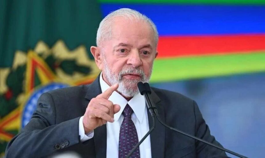 Lula pede votos na Bahia, porém, a lei só permite a partir de 16 de agosto
