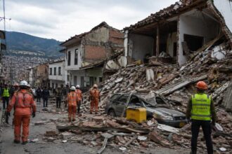 Terremoto de magnitude 7,4 deixa mortos e provoca destruição na Colômbia