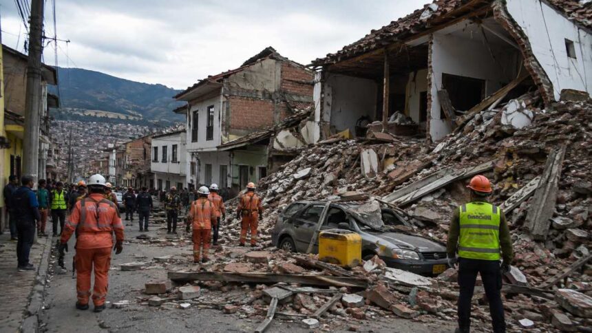 Terremoto de magnitude 7,4 deixa mortos e provoca destruição na Colômbia