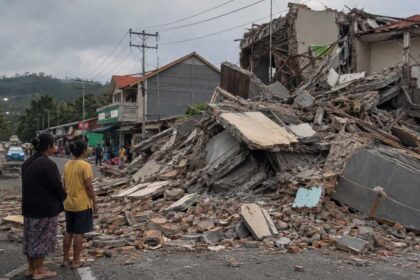 Terremoto de magnitude 7,7 atinge a costa da Indonésia