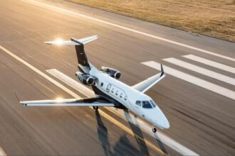 Phenom 300EV: Embraer lança jato que consegue pousar sozinho