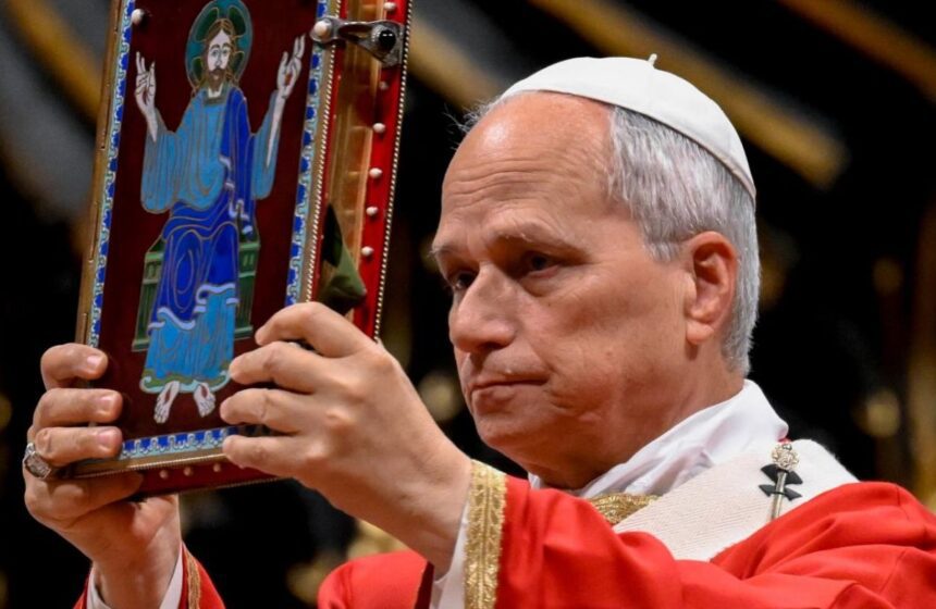 Papa Leão XIV é internado para retirada de nódulo pulmonar